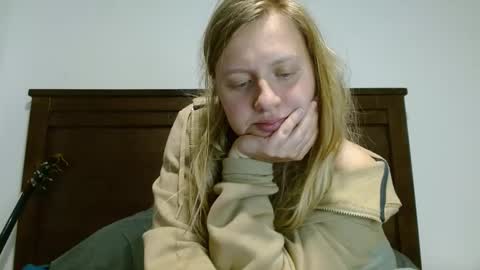 Snapshot of scartit chatting on March 11, 2025, 4:10 am ScarTit Bernhard online show from March 11, 2025, 4:10 am