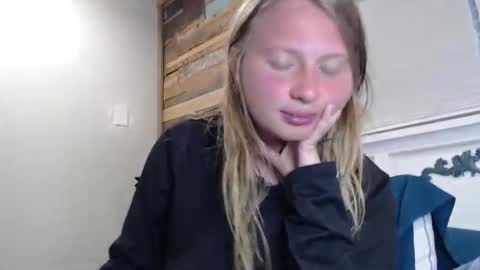 Snapshot of scartit chatting on March 23, 2026, 12:03 am ScarTit Bernhard online show from March 23, 2026, 12:03 am