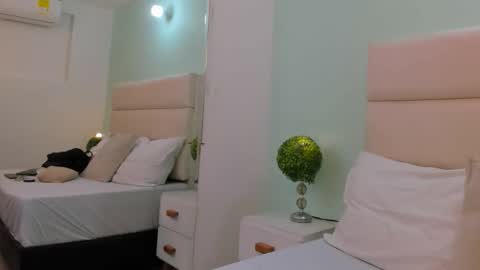 Snapshot of sccarlettjonnes chatting on March 14, 2026, 11:15 am SCARLET online show from March 14, 2026, 11:15 am