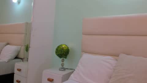 Snapshot of sccarlettjonnes chatting on March 15, 2026, 11:27 am SCARLET online show from March 15, 2026, 11:27 am