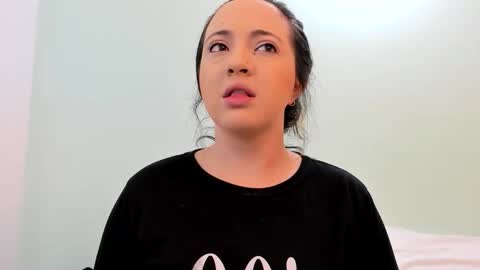 Snapshot of sccarlettjonnes chatting on April 10, 2026, 10:42 am SCARLET online show from April 10, 2026, 10:42 am