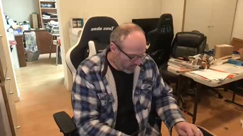 Snapshot of schief6218 chatting on February 17, 2026, 12:40 am schief6218 online show from February 17, 2026, 12:40 am