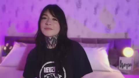 Scolw  online show from September 25, 2025, 8:45 pm