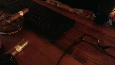 Snapshot of scott1usa chatting on February 21, 2025, 2:06 am scott1usa online show from February 21, 2025, 2:06 am