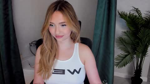 Snapshot of seaebreeze chatting on December 4, 2024, 9:13 pm Kate online show from December 4, 2024, 9:13 pm