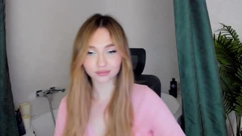 Snapshot of seaebreeze chatting on December 5, 2024, 12:41 am Kate online show from December 5, 2024, 12:41 am