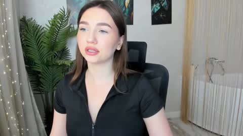 Snapshot of seaebreeze chatting on February 7, 2025, 3:23 am Kate online show from February 7, 2025, 3:23 am