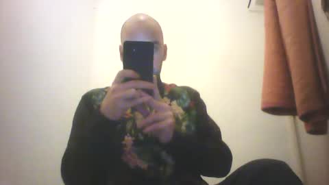 Snapshot of sean20775 chatting on October 11, 2025, 6:39 pm Sean online show from October 11, 2025, 6:39 pm