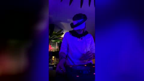 Snapshot of seanplushouse chatting on February 28, 2026, 7:42 am seanplushouse online show from February 28, 2026, 7:42 am