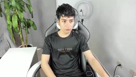 Snapshot of sebas_rosse chatting on March 9, 2026, 3:49 pm sebastian online show from March 9, 2026, 3:49 pm