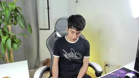 Snapshot of sebas_rosse chatting on March 10, 2026, 3:28 pm sebastian online show from March 10, 2026, 3:28 pm