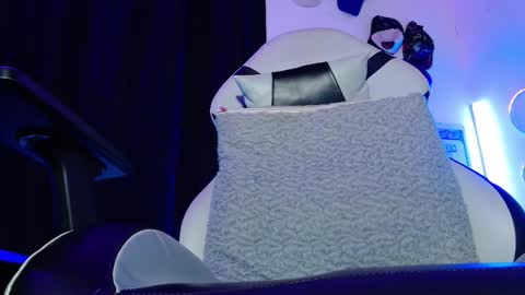 Sebastian online show from February 28, 2026, 10:49 am