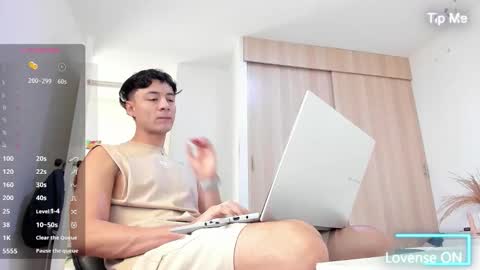 SEBAS  online show from October 28, 2025, 1:25 pm