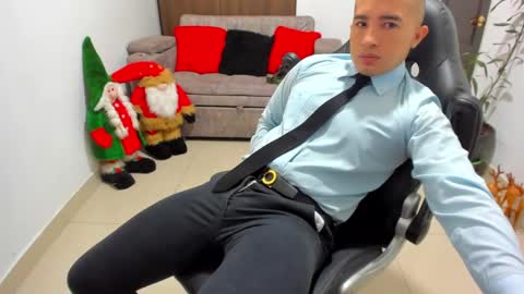 Snapshot of sebastian_oconnor77 chatting on December 30, 2024, 12:31 pm juan sebastian online show from December 30, 2024, 12:31 pm
