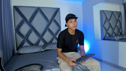 sebastiann_04 online show from June 23, 2026, 9:13 pm