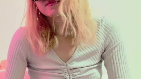 Snapshot of secretanni chatting on December 8, 2024, 10:41 am Anni online show from December 8, 2024, 10:41 am