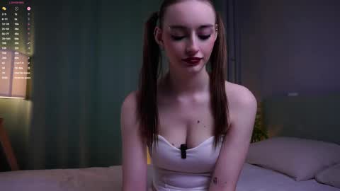 Snapshot of secrethustle chatting on March 1, 2026, 2:19 pm Lily online show from March 1, 2026, 2:19 pm