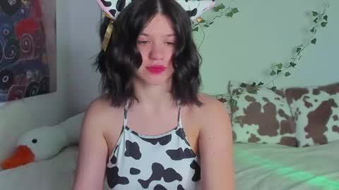 Snapshot of secretqueen_x chatting on March 9, 2025, 6:43 pm Anna online show from March 9, 2025, 6:43 pm