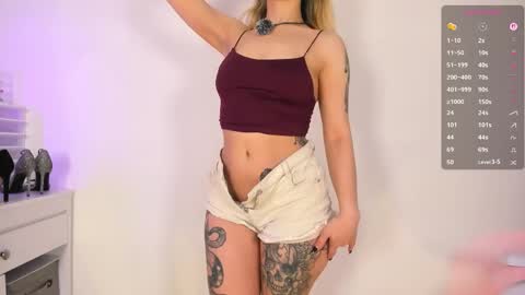 Snapshot of seductive_ava chatting on September 11, 2025, 5:51 am Ava   online show from September 11, 2025, 5:51 am