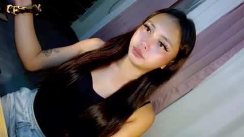 Snapshot of seductive_morena chatting on December 23, 2025, 5:16 am Im shy online show from December 23, 2025, 5:16 am