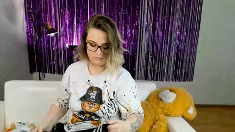 seductive_she_wolf online show from March 1, 2025, 5:31 am
