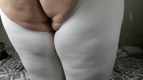 seductive_she_wolf online show from September 12, 2025, 2:44 am