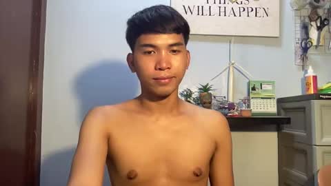 Snapshot of seductive_william chatting on February 17, 2025, 12:16 pm William online show from February 17, 2025, 12:16 pm