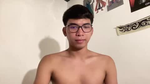 Snapshot of seductive_william chatting on February 21, 2025, 3:32 pm William online show from February 21, 2025, 3:32 pm