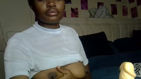 seductive glow online show from January 17, 2026, 5:34 am