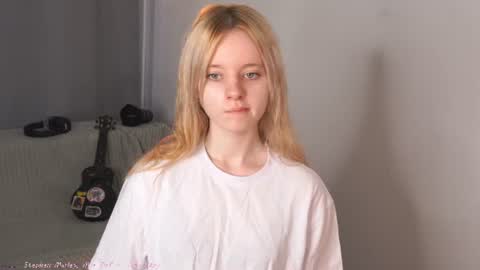 See Its honey bunny  im Lana online show from June 19, 2026, 4:33 pm
