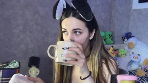 Snapshot of seeeyoubaby chatting on April 13, 2026, 9:37 am Slavia online show from April 13, 2026, 9:37 am