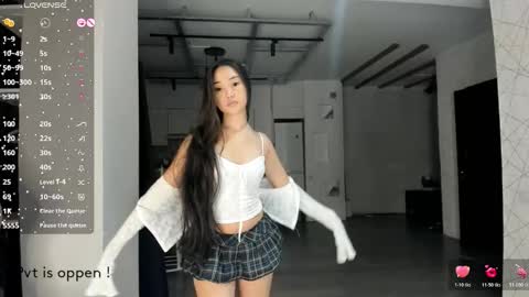 Akira Youri online show from October 30, 2025, 1:01 pm