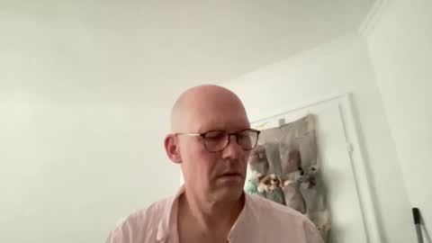 Snapshot of seethebigpicture chatting on May 10, 2026, 5:56 am seethebigpicture online show from May 10, 2026, 5:56 am