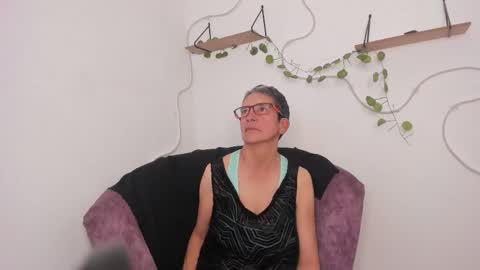 Snapshot of selena_ferreira chatting on November 19, 2025, 6:52 pm Selena online show from November 19, 2025, 6:52 pm