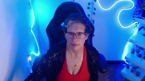 Snapshot of selena_ferreira chatting on June 4, 2026, 6:14 pm Selena online show from June 4, 2026, 6:14 pm