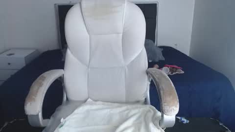 Selena online show from November 27, 2025, 5:59 pm