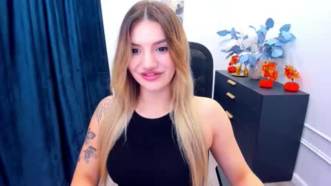 Snapshot of selenaemoore chatting on October 13, 2025, 7:36 pm selenaemoore online show from October 13, 2025, 7:36 pm