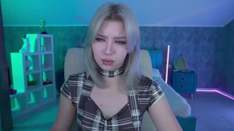 selenairis online show from June 1, 2026, 6:26 am