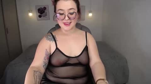 selene_rouse_ online show from April 17, 2026, 12:46 am