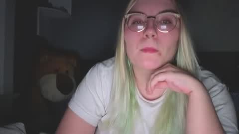 Snapshot of selenebaby chatting on March 30, 2026, 9:10 am Selene online show from March 30, 2026, 9:10 am