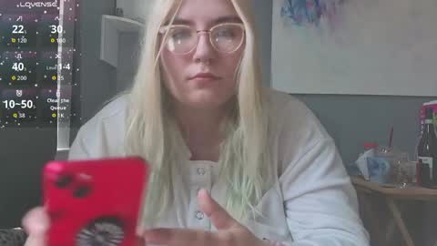 Snapshot of selenebaby chatting on April 4, 2026, 3:31 pm Selene online show from April 4, 2026, 3:31 pm