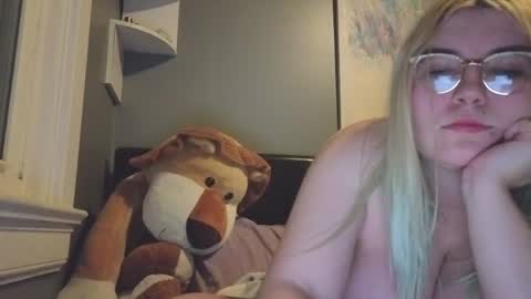 Snapshot of selenebaby chatting on April 10, 2026, 3:45 am Selene online show from April 10, 2026, 3:45 am