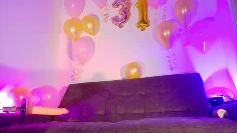 SELENE GIBSON online show from December 19, 2025, 8:49 pm