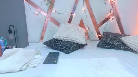 Snapshot of selenegibson__ chatting on February 3, 2026, 7:52 pm SELENE GIBSON online show from February 3, 2026, 7:52 pm