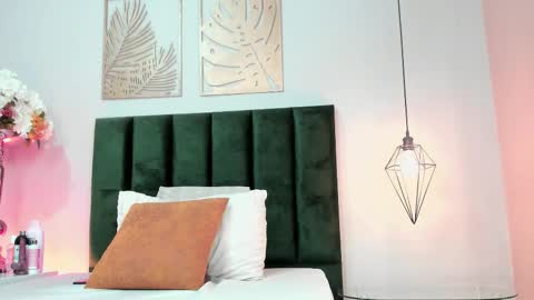 Selene Lujan online show from March 19, 2026, 11:47 am