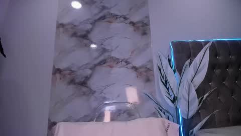 Snapshot of selenemakris chatting on March 16, 2026, 5:44 am Selene online show from March 16, 2026, 5:44 am