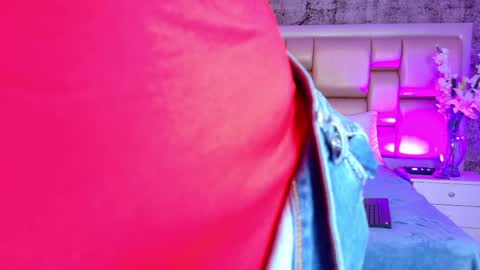 Selenna Cooper online show from March 26, 2026, 12:00 pm