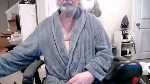 selkie2s online show from April 18, 2026, 3:05 pm