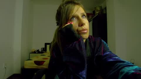 Snapshot of sellena_angel chatting on May 31, 2026, 6:42 pm sellena_angel online show from May 31, 2026, 6:42 pm