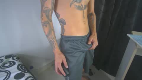 sem_alas online show from February 15, 2025, 2:04 am